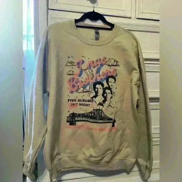 Jonas Brothers Yankee Stadium Crew Neck - Picture 2 of 3
